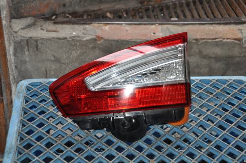 Ford - Mondeo - Kombi - (2010 - 2015) - Oświetlenie / Lampa tylna prawa wewnętrzna