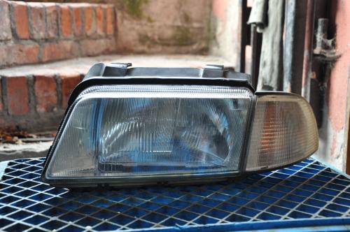 Audi - A4 - (1995 - 1999) - Oświetlenie / Lampa przednia lewa