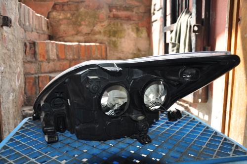 Ford - Focus - 5 drzwi - (2007 - 2011) - Oświetlenie / Lampa przednia prawa