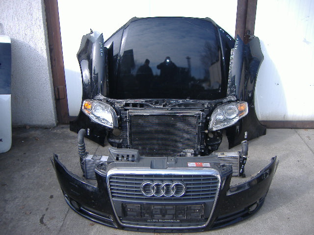 Audi - A4 - (2004 - 2007) - Karoseria / Błotnik przedni lewy