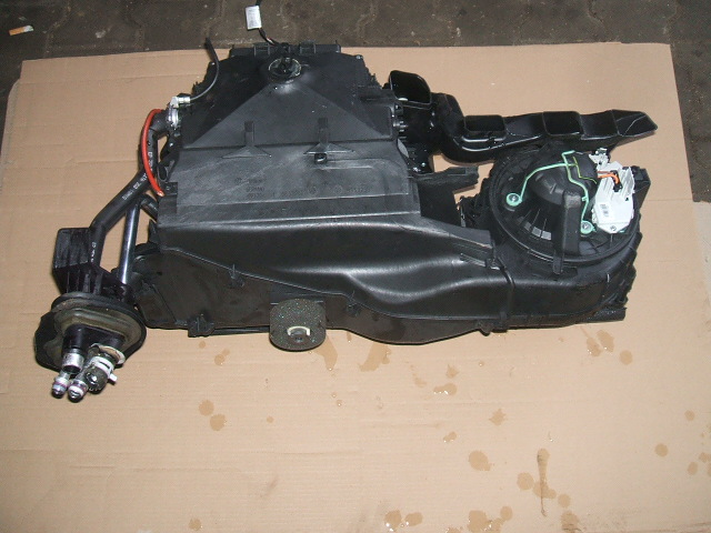BMW - X1 - (2009 - 2012) - Układ chłodzenia / Nagrzewnica kompletna