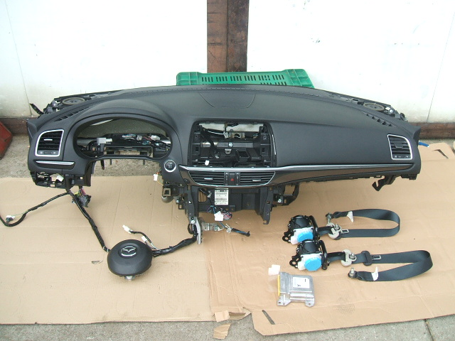 Mazda - 6 - 4 drzwi - (2013-) - Poduszki / Komplet