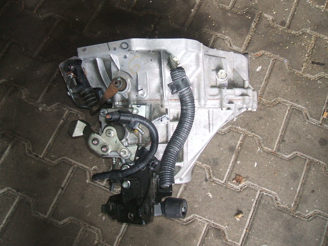 Toyota - Yaris - 3 drzwi - (2011 - 2014) - Skrzynia / Ręczna  5-biegowa
