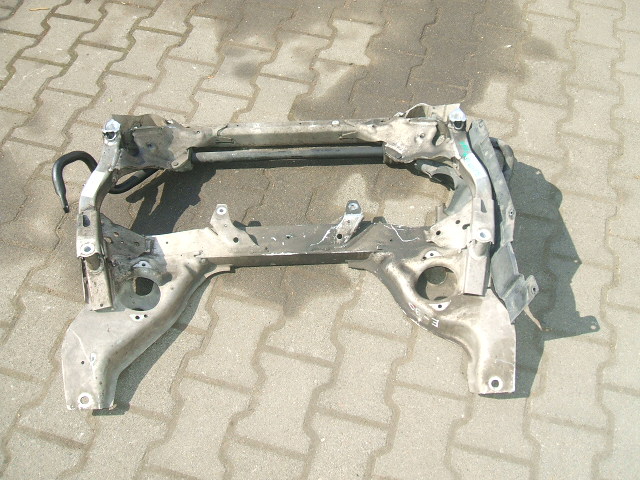 BMW - Seria 1 - E87 - 5 drzwi - (2004 - 2007) - Zawieszenie / Belka pod silnik